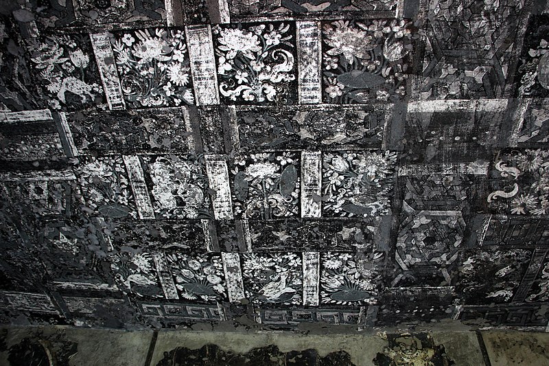 File:Ajanta, grotta 11, vihara del 480 dc ca. , esterno, loggiato, affreschi sul soffitto in bianco e nero 10.jpg