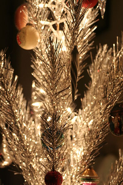 File:Alcoa aluminum christmas tree.jpg