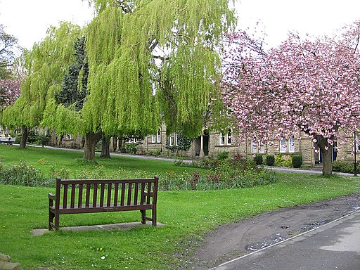 Almshouses, Saltaire (geograph 2946686)
