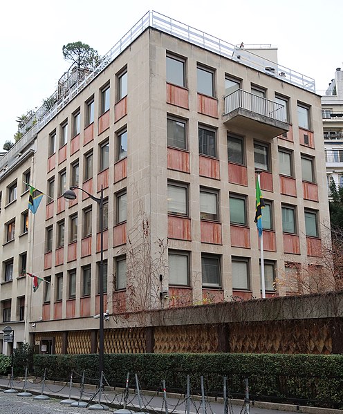 Archivo:Ambassades de Gambie et de Tanzanie en France, 7 ter rue Léonard-de-Vinci, Paris 16e.jpg