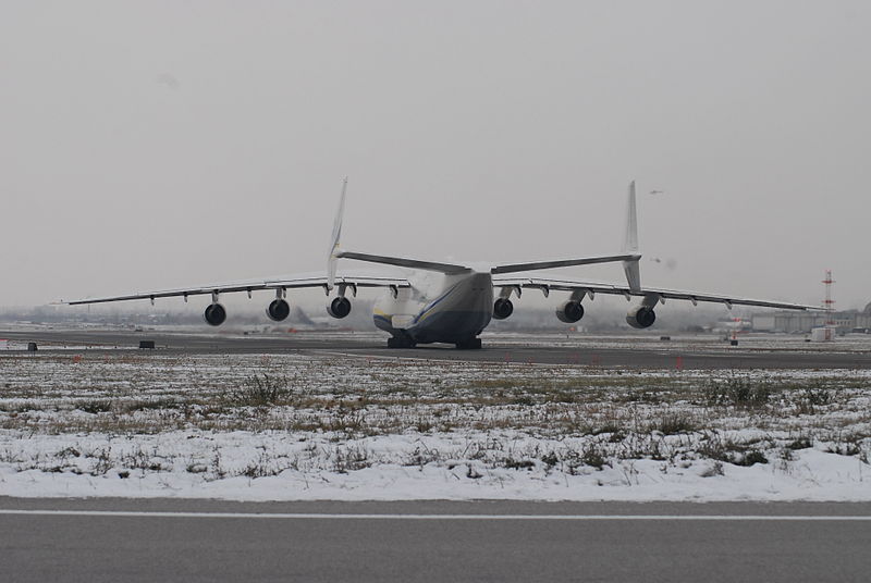 File:An-225 YYZ DSC 0503 (15830105945).jpg