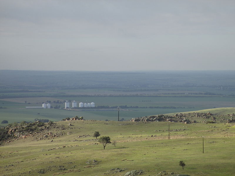 File:Apamurra silos.JPG