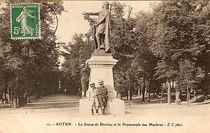 Autun - La Statue de Divitiac et la Promenade des Marbres.jpg