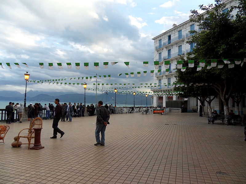 File:Béjaïa, place du 1er novembre (ex-place Gueydon).jpg