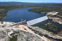 Visão aérea da Barragem de Cristâlandia, na época de sua inauguração, localizada no distrito homônimo.