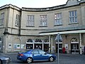 File:Bath Spa railway station - forecourt 04.jpg