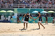 Deutsch: Beachvolleyball bei den Olympischen Jugendspielen 2018; Tag 11, 17. Oktober 2018; Jungen, Spiel um Platz 3 – Argentinien-Ungarn 2:0 (21–15/21–15) English: Beach volleyball at the 2018 Summer Youth Olympics at 17 October 2018 – Bronze Medal Match – Argentina-Hungary 2:0 (21–15/21–15)