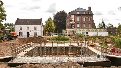 Bouw van de nieuwe brug over de oude kanaalarm