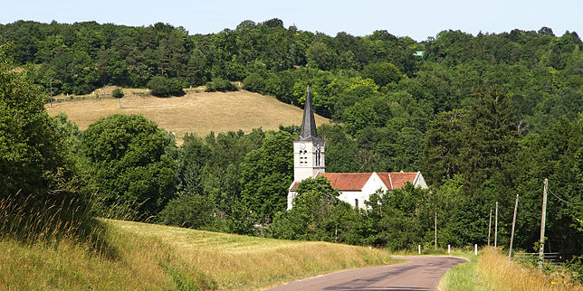 Beaulieu, commune vallonnée et boisée.