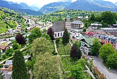 Li.: Alter Friedhof (Ausschnitt); re: Alter Friedhof (Draufsicht, vorderer Teil direkt neben Franziskanerkirche)