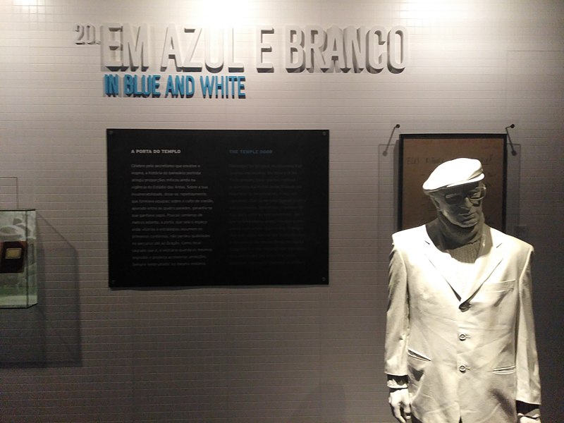 File:Blue and White at Museu FC Porto.jpg