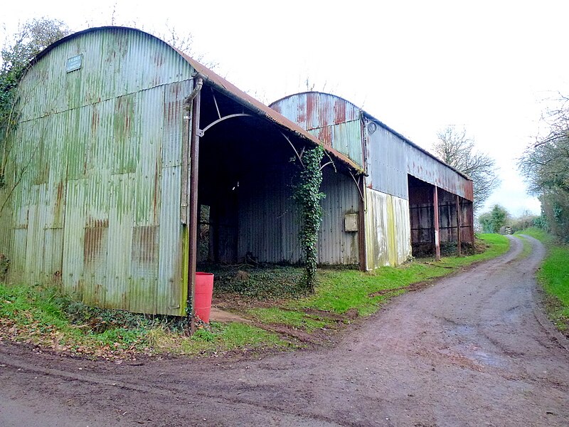 File:Blue barn - geograph.org.uk - 2772851.jpg