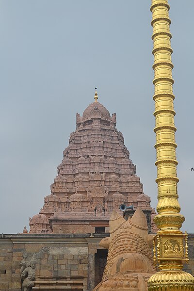 File:Brihadeeswarar Temple, Tamil Nadu.jpg