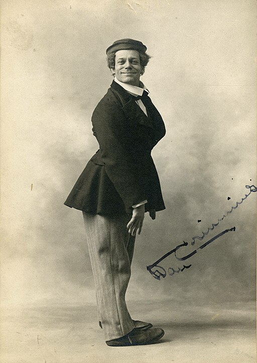 Burlesque and vaudeville entertainer Dan Crimmins (SAYRE 22401)