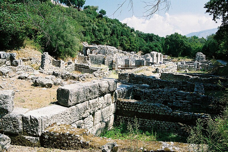 File:Butrint (04) Agora.jpg