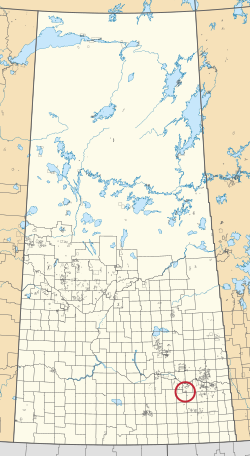 Peta provinsi Saskatchewan menampilkan 297 kota pedesaan dan ratusan kecil India cadangan. Salah satu yang disorot dengan lingkaran merah.