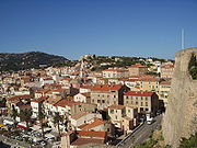 منظر لمدينة كالفي في كورسيكا من كاتدرائية المدينة