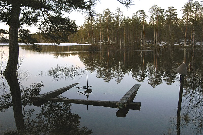 File:Camp fire, Hossa, may 2008 - panoramio.jpg