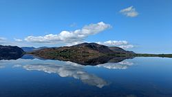 Jezero Caragh na jaře.jpg