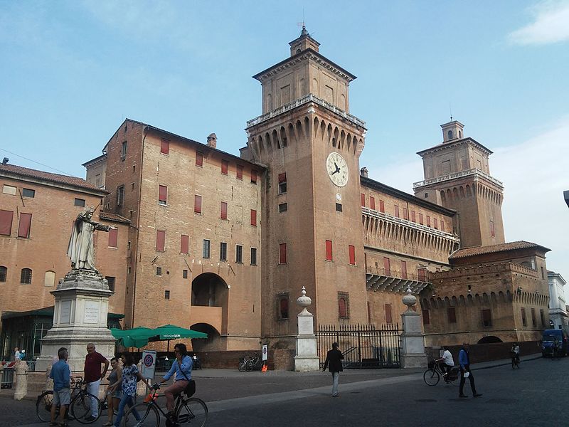File:Castello della famiglia Estensi a Ferrara.jpg
