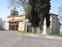 Церковь Нотр-Дам и военный мемориал