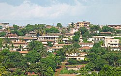 Yaoundélaista asuntoaluetta