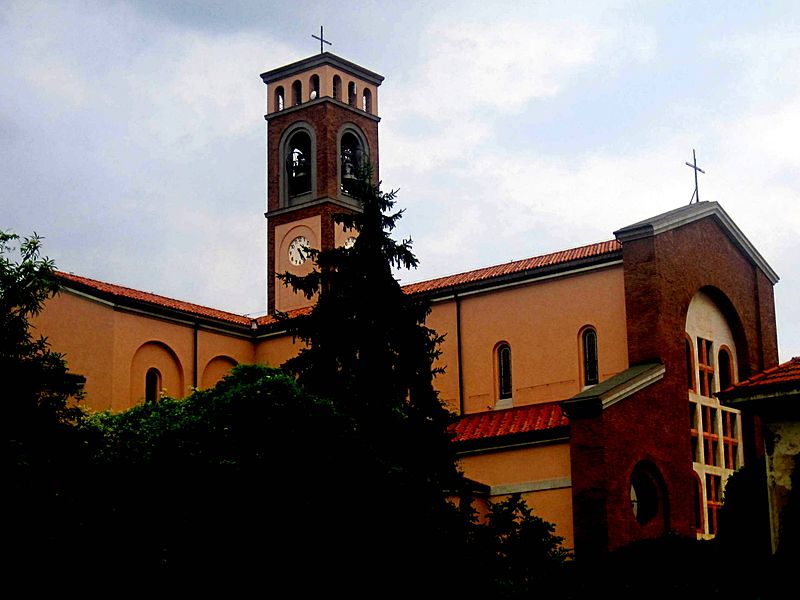 File:Chiesa Ss. Aspostoli a Busto Arsizio.jpg