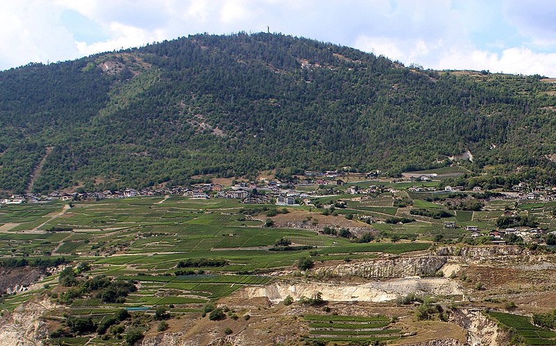 File:Colline du Châtelard 1.jpg