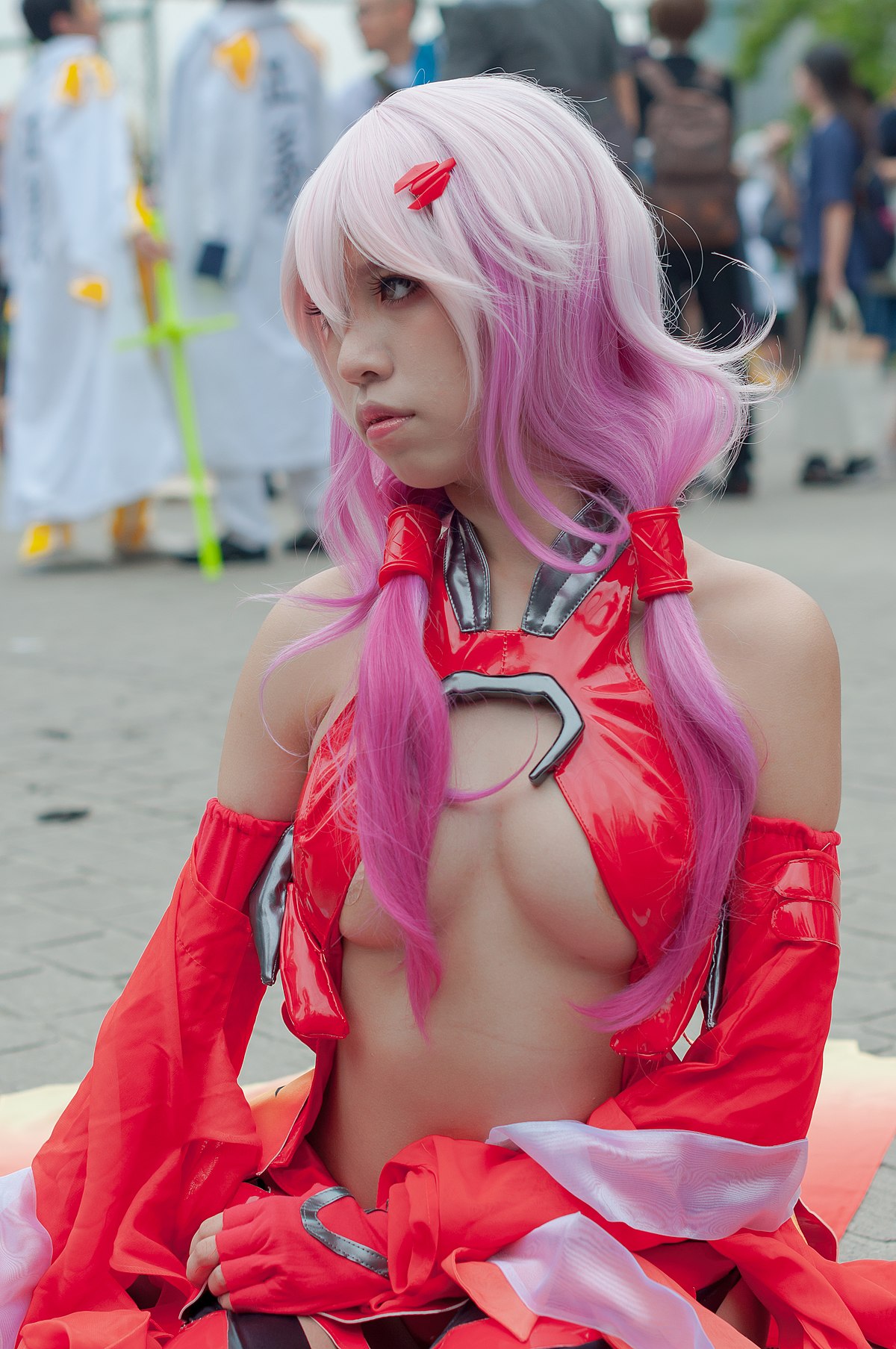 File:Cosplayer of Inori Yuzuriha, Guilty Crown 20181209b.jpg - Wikimedia  Commons