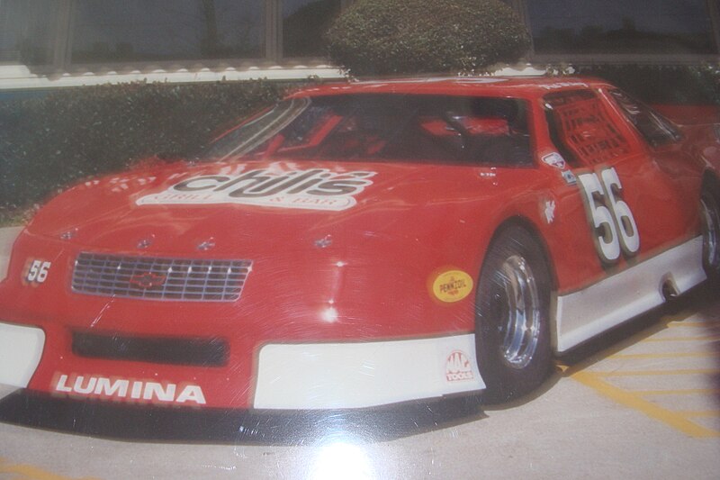 File:DSC02788 (2) Pat Wiley driver of the Chili's race car Nascar Late model.jpg