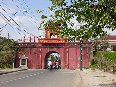 Cổng thành phía Đông trấn Diên Khánh