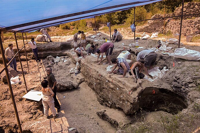 Dmanisi excavation site (2007)a.jpg