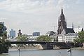 "Alte Brücke" vor Panorama mit Dom und Paulskirche in Ffm