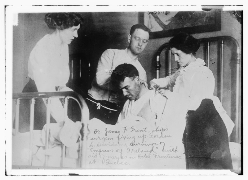 File:Dr. James F. Grant, ship's surgeon, fixing up Gordon G. Davidson, survivor of EMPRESS OF IRELAND, in Hotel Frontenac at Quebec LCCN2014696146.tif