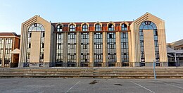 Druga Gimnazija Kragujevac - Veroljub Atanasijevic Arhitect 1997, detaljer om facaden, bagfacade.jpg