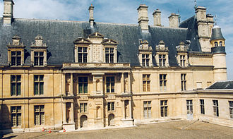 Ecouen Chateau 02.jpg