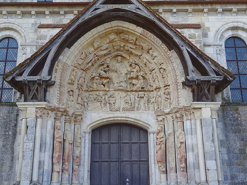 File:Eglise abbatiale Saint-Benoît.jpg