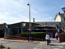 Entrée principale gare de Bourg-la-Reine.jpg