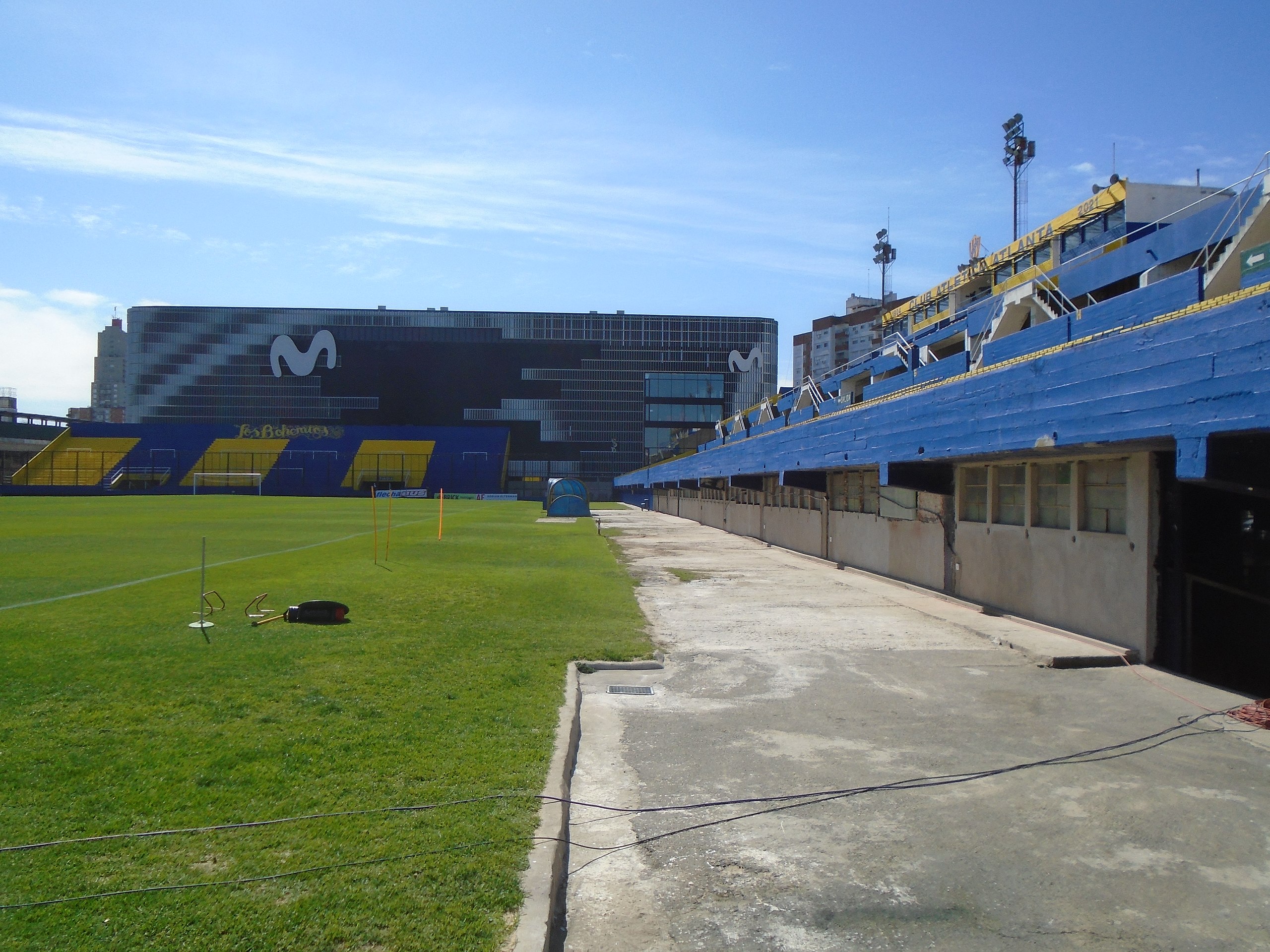 Estadio Don León Kolbovski - Wikipedia