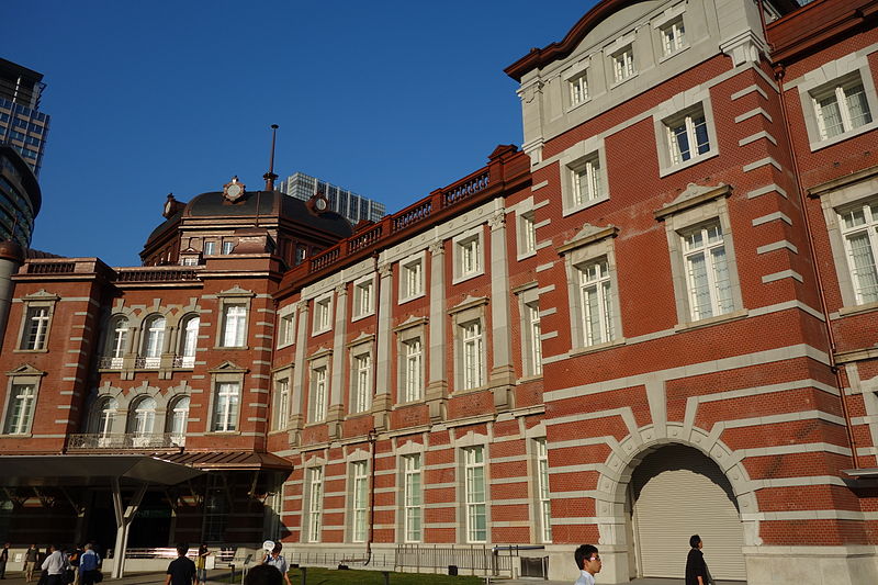 File:Exterior - Tokyo Station Marunouchi Building - DSC09850.JPG