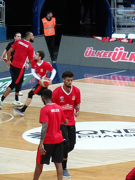 File:Fenerbahçe Men's Basketball vs Uşak Sportif TSL 20171224 (16).jpg