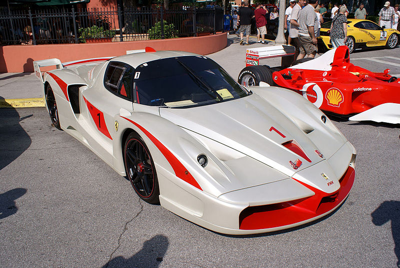 ファイル:Ferrari FXX 2008 Evoluzione RFront CECF 9April2011 (14414443917) (2).jpg