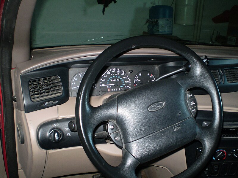 File:Ford windstar gl console.jpg