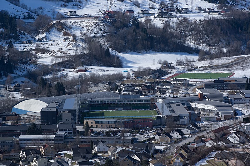 File:Fosshaugane i Sogndal, 2018.jpg