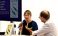 Barbara Yelin auf der Frankfurter Buchmesse 2022. Gespräch mit Andreas Platthaus von der FAZ über die Graphic Novel "Aber ich lebe"..