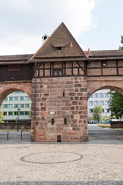 File:Frauentormauerstraße 35, Mautrum Rotes L Nürnberg 20180723 002.jpg