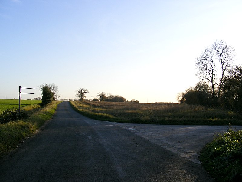 File:Fressingfield Road, Metfield - geograph.org.uk - 2722709.jpg