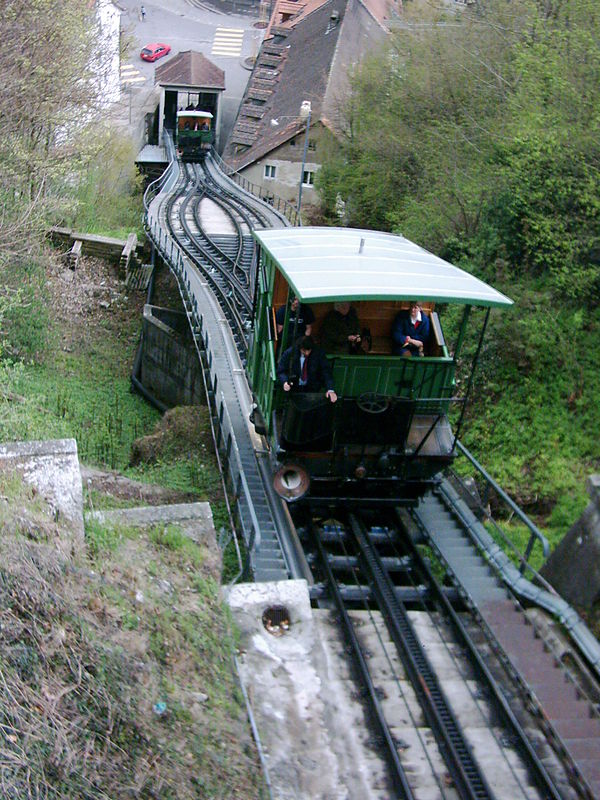 Standseilbahn Neuveville–Saint-Pierre