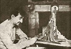 Георгий Якулов работает над макетом памятника 26 бакинским комиссарам. 1923—1924