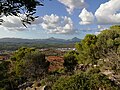 Parte de Santa Ponsa vista desde el monte de Son Ferrer, con el puig de Galatzó al fondo, Mallorca.